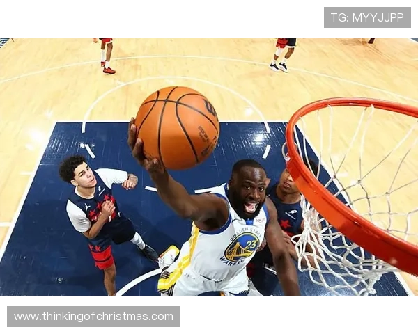 德雷蒙德·格林挡拆牵制库里防守，提升勇士整体进攻效率